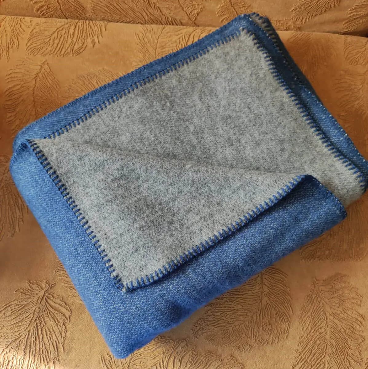 Couverture réversible en laine 100 % – bleu et gris clair - View 5
