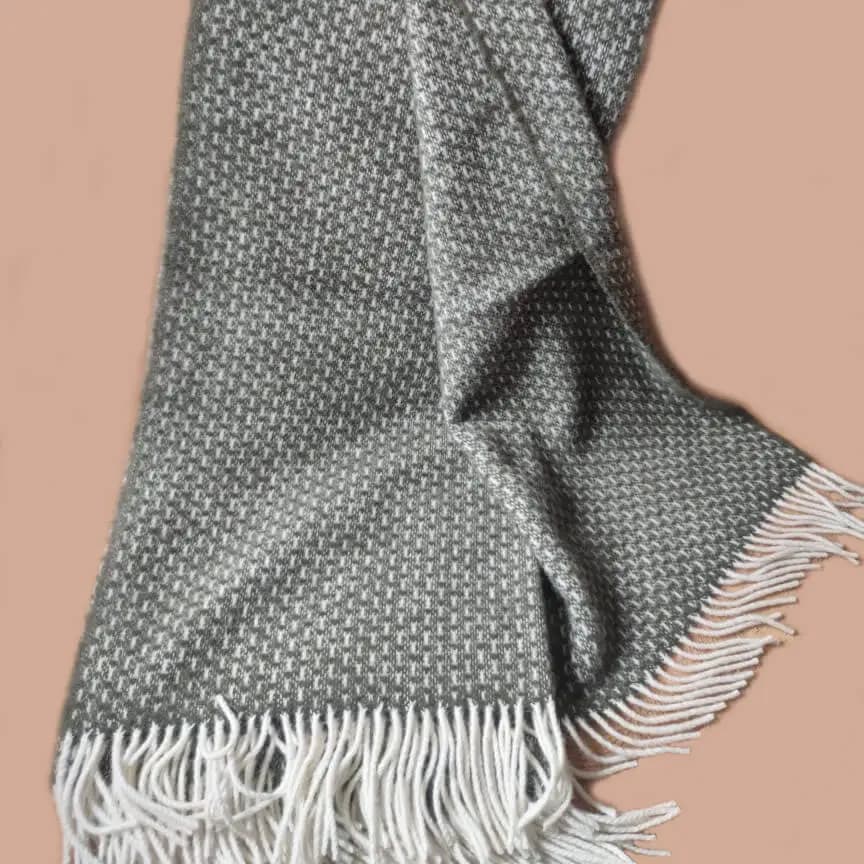 Dark Green 100% Wool Throw Blanket with White Fringe, 55"x79" - View 3
