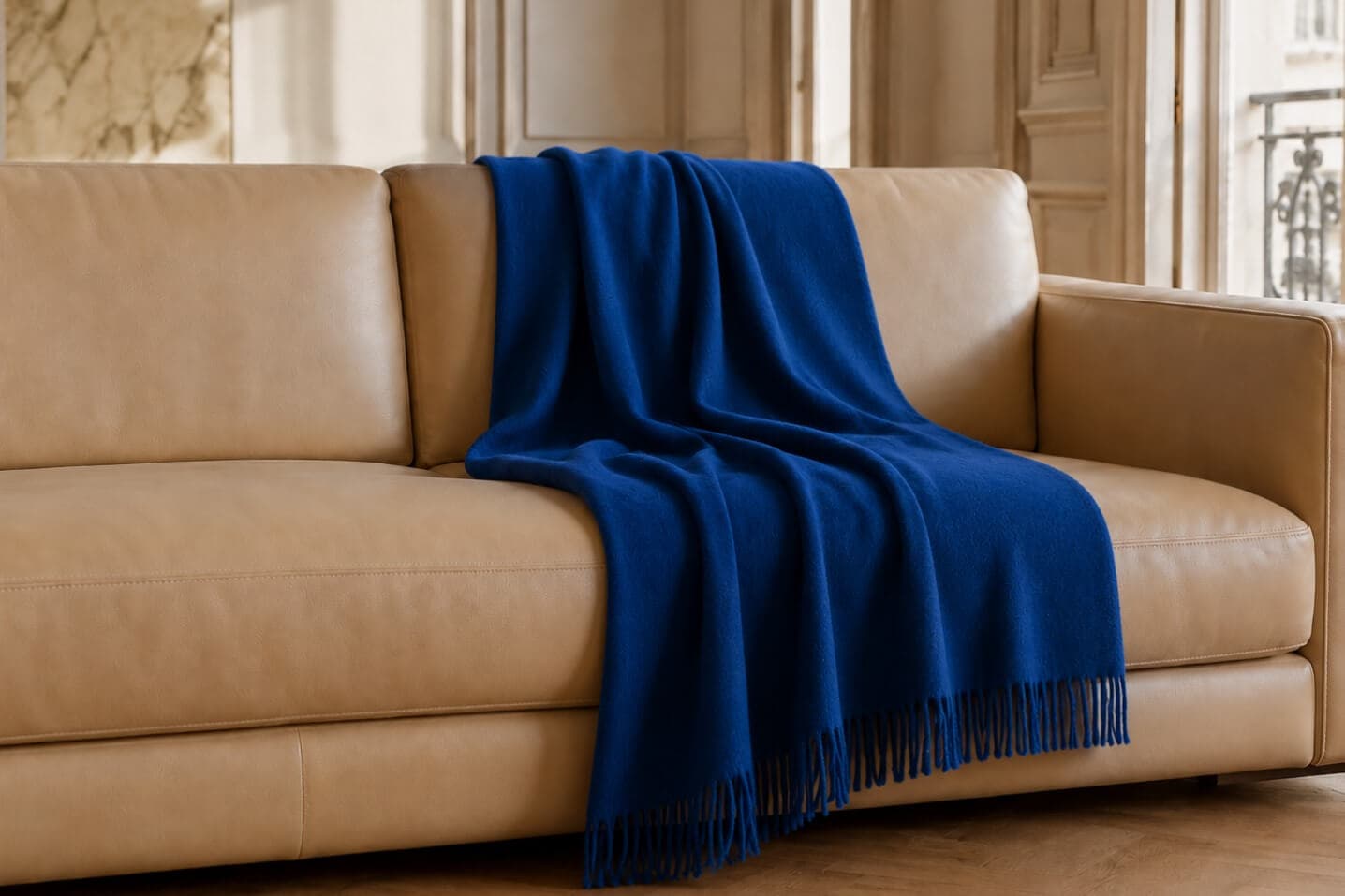 How to Choose a Throw Blanket for a Beige Sofa